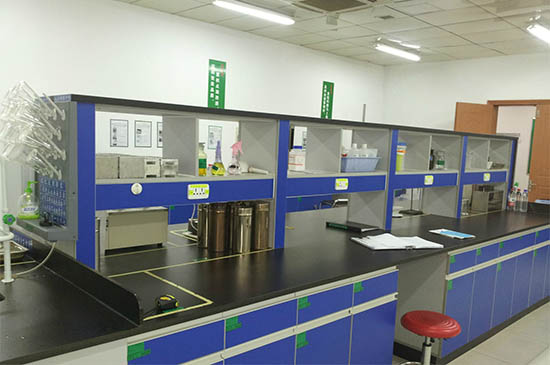 實(shí)驗(yàn)臺